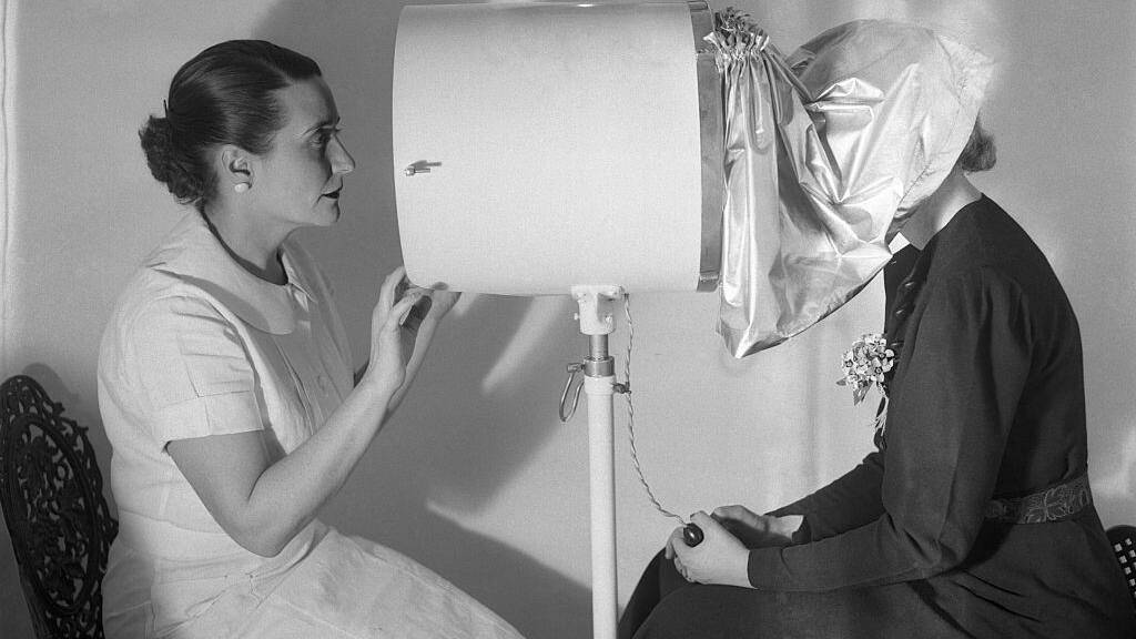 women having a facial